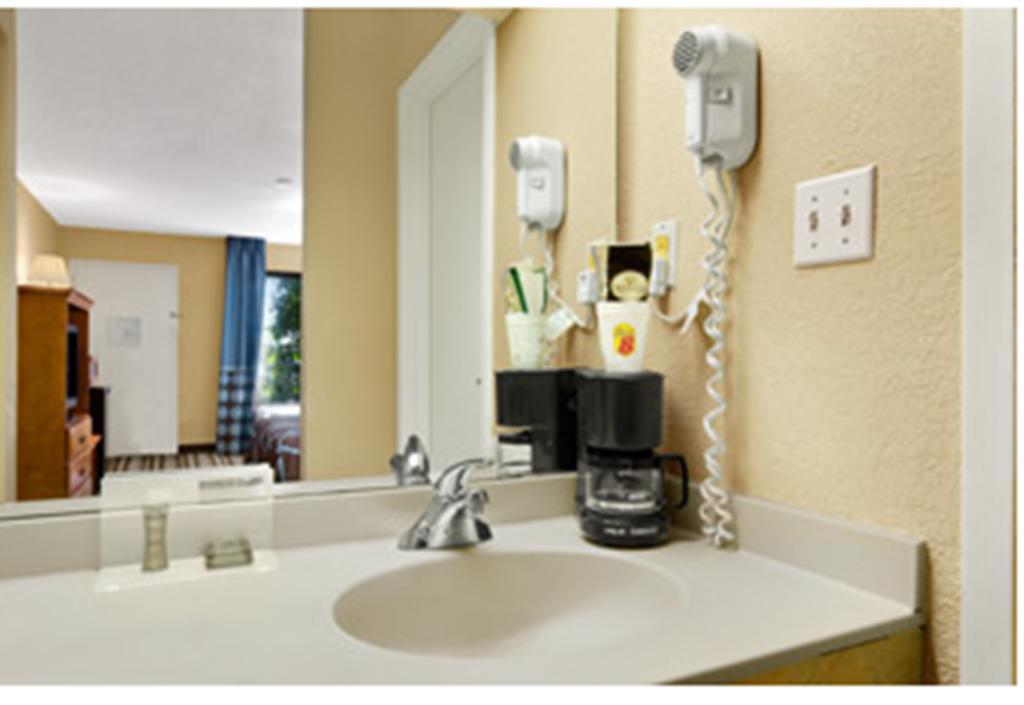 Motel Super 8 By Wyndham Oxford Habitación foto